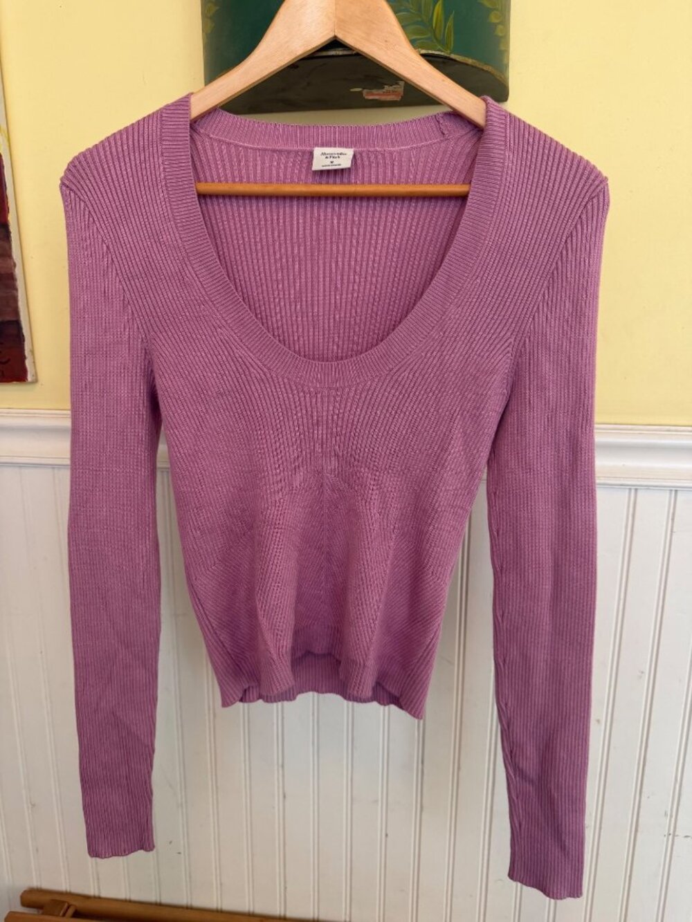 Abercrombie & Fitch Ribbed Knit Scoop Neck Long Sleeve Sweater Purple M